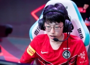 雷速直播-Scout回归赛场，战术调整首场状态亮眼，雄鹿观众沸腾！的简单介绍