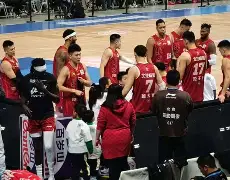 UFC夜战：海滨银狐队绝杀南城猎隼队，速度优势明显定海神针仍在(谍战剧红线)