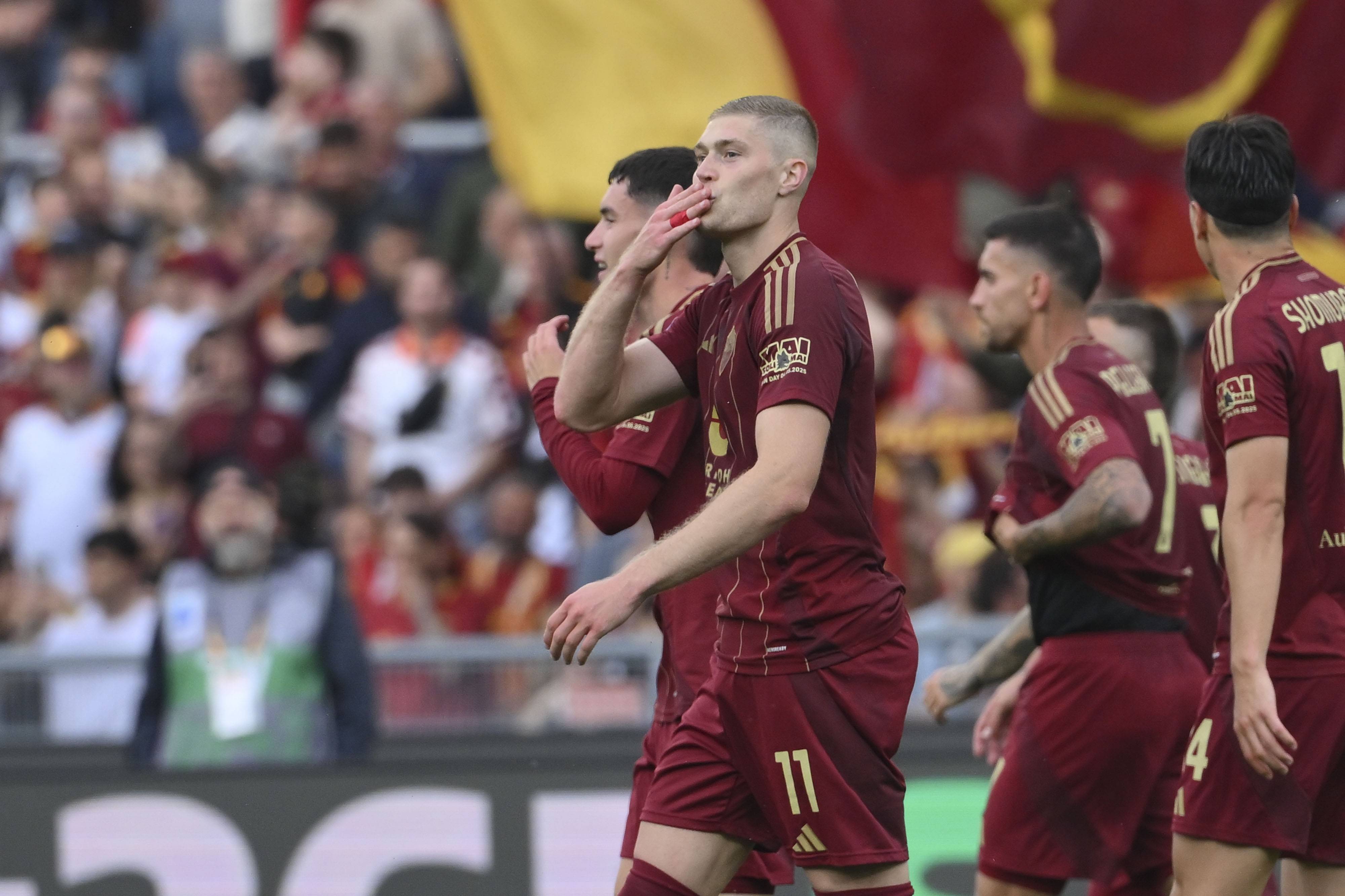 包含英超国际比赛日再迎强敌；拉齐奥刷新队史纪录；主帅态度——更衣室稳定；年轻球员得到机会的词条