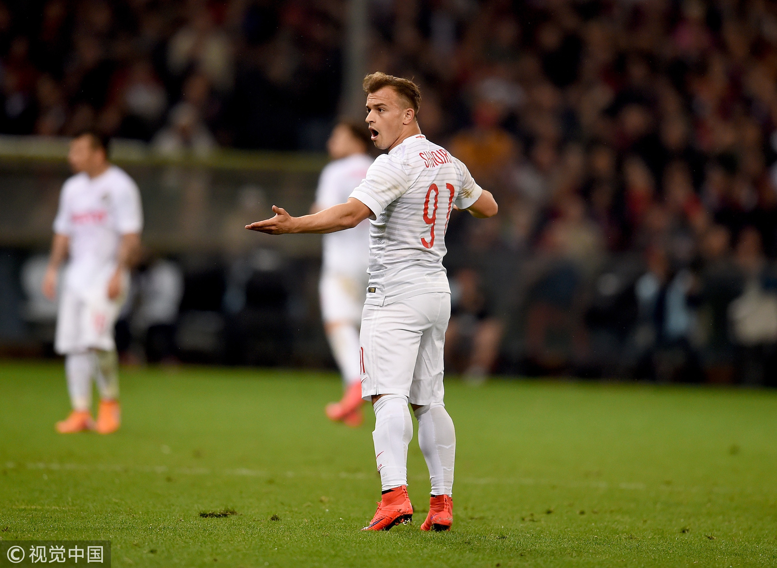 关于库里新星赛况扑朔迷离表现惊艳，瑞士队未来可期！的信息